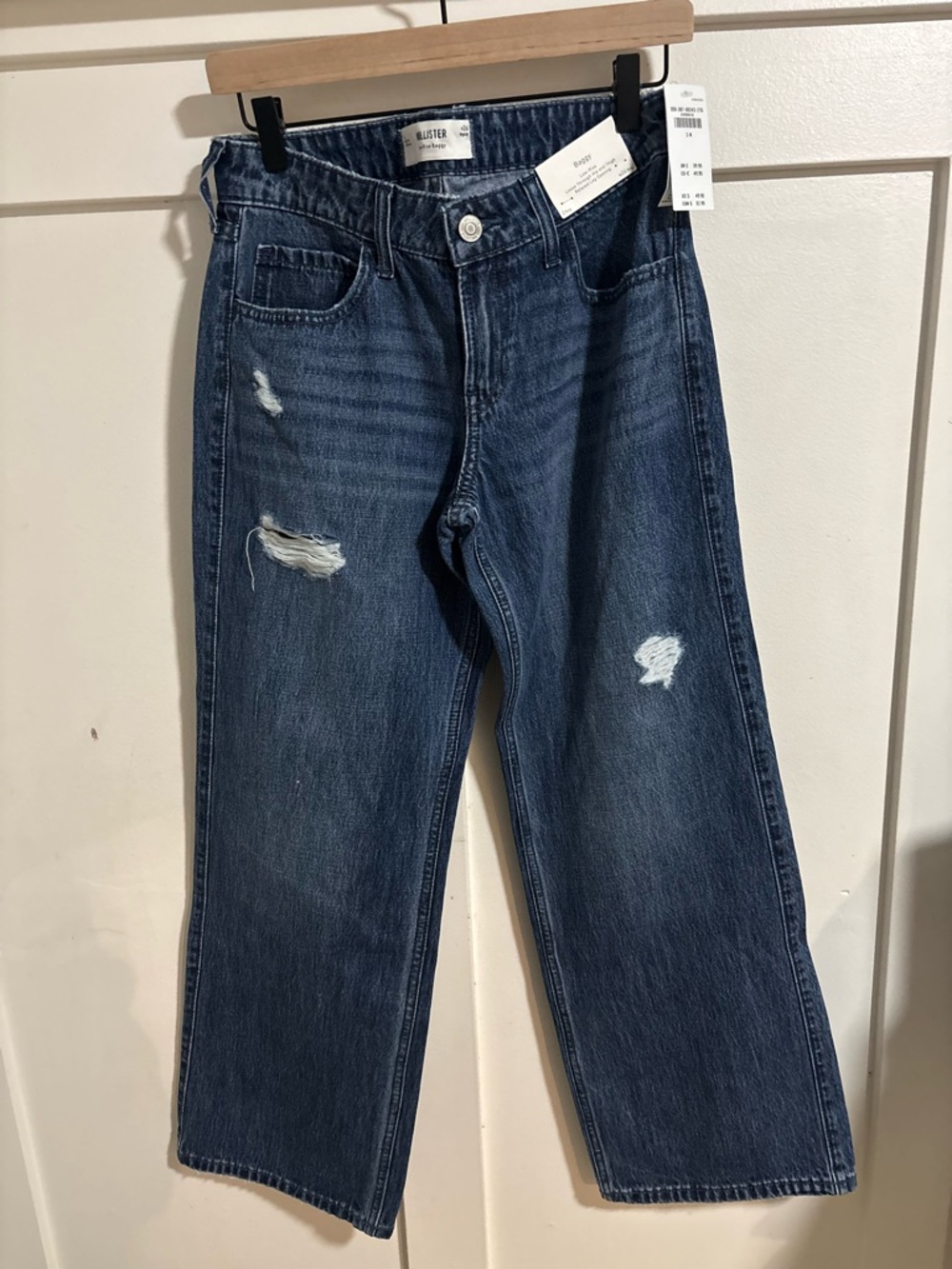Hollister Women's Relaxed Distressed Jeans - Dark Blue